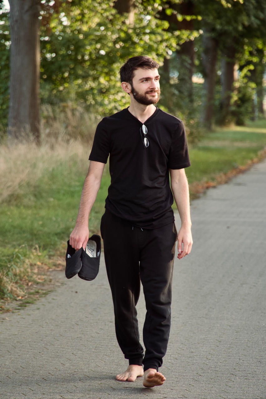 Alexander Fufaev - the extreme minimalist with barefoot shoes